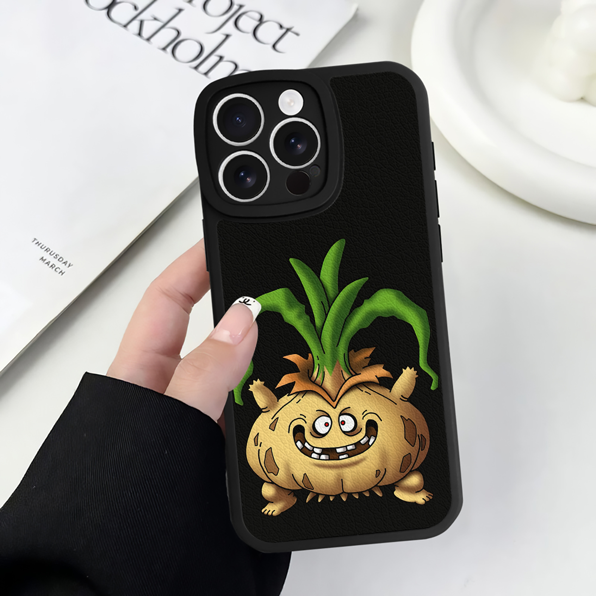 （画像用） ドラゴンクエスト Doragon Kuesuto Dragon Quest 【iPhone 16シリーズ対応】シリコンスマホケース（レザー調） 材質：シリコン